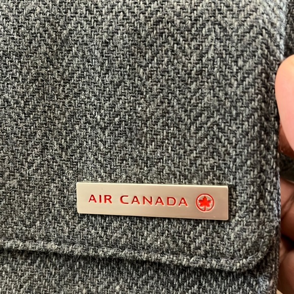 Air Canada Business First Class Amenity Bag Toiletry Case Grey Chevron Tweed NEW - Picture 3 of 8